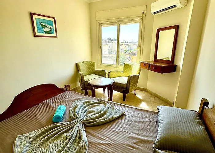 Stunning 3br With Pool & Sea Views