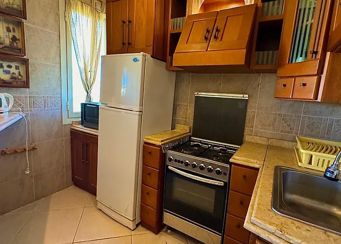 Stunning 3br With Pool & Sea Views *