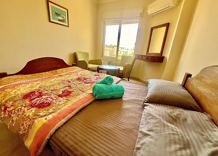 Alpesi faház Stunning 3br With Pool & Sea Views