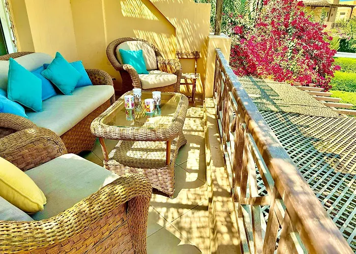 Stunning 3br With Pool & Sea Views Alpesi faház *