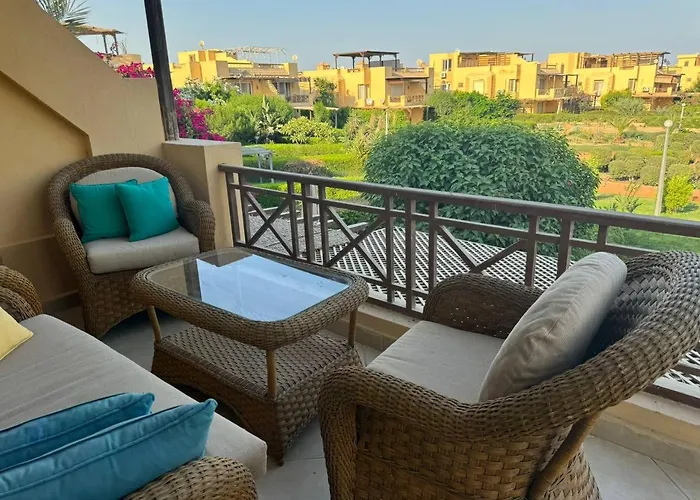 Stunning 3br With Pool & Sea Views Alpesi faház *
