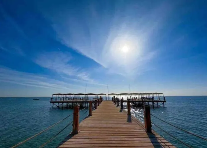 Stunning 3br With Pool & Sea Views Alpesi faház *