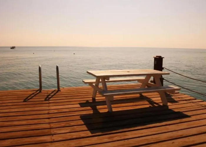 Stunning 3br With Pool & Sea Views *