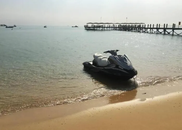 Alpesi faház Stunning 3br With Pool & Sea Views *